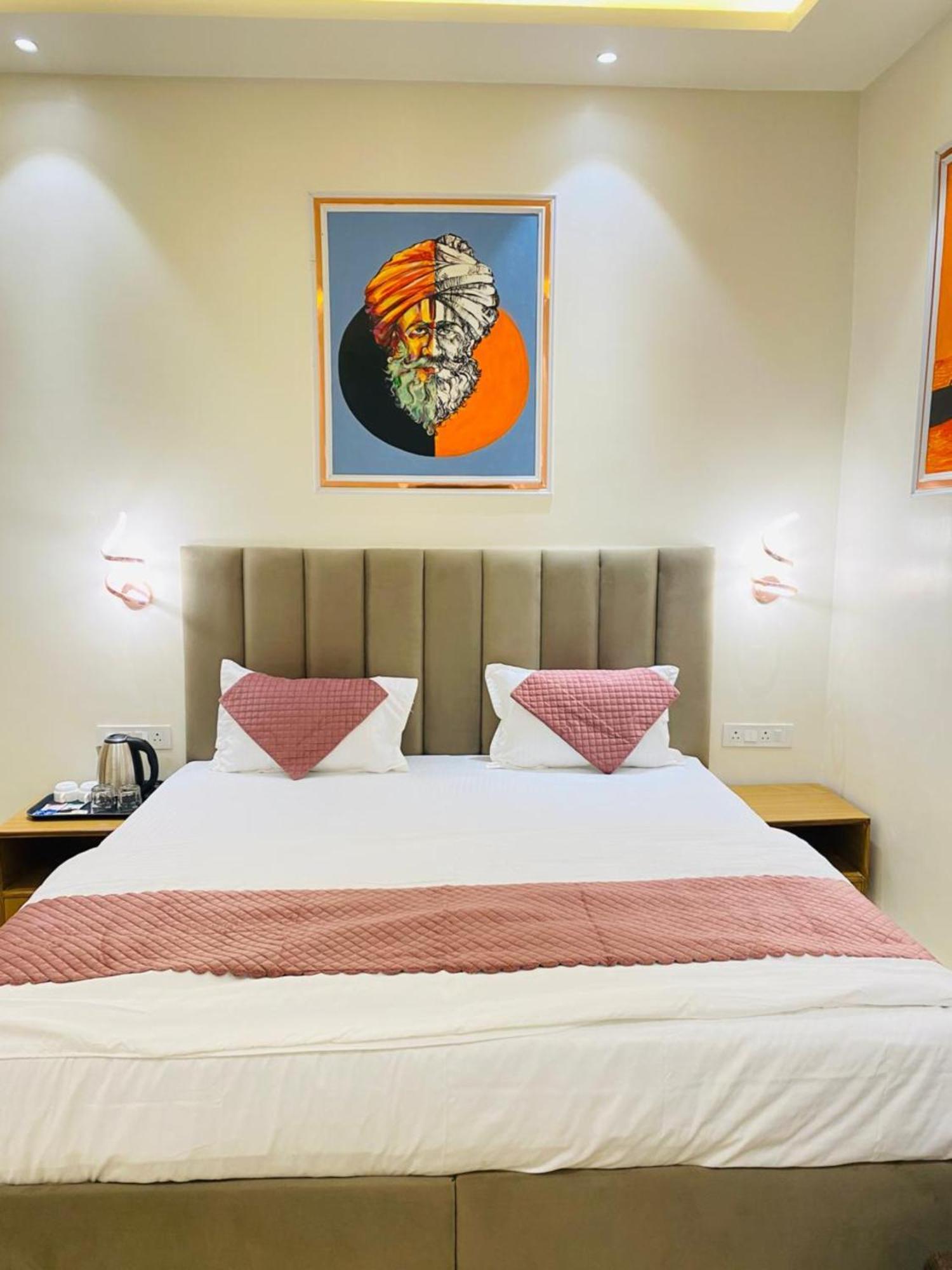 Hotel The Banaras Near Vishwanath Temple And Ganga Ghat